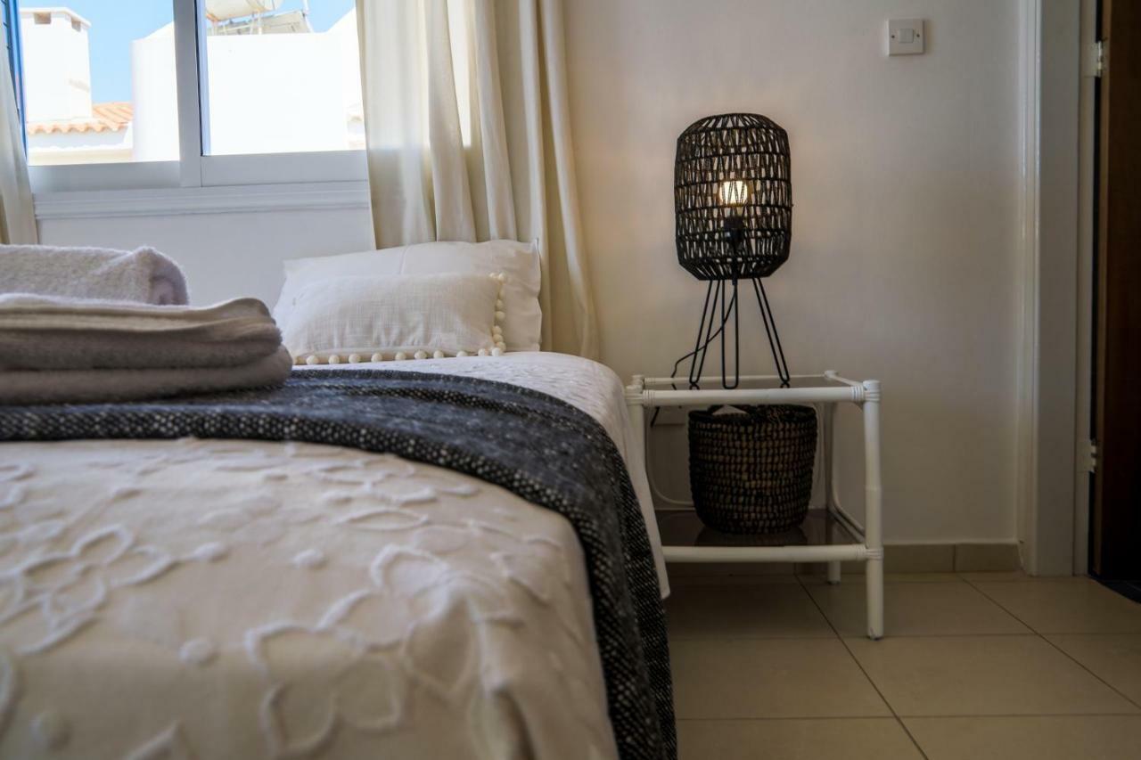 Phaedrus Living: Seaside Luxury Villa Anafi Paralimni Exteriör bild